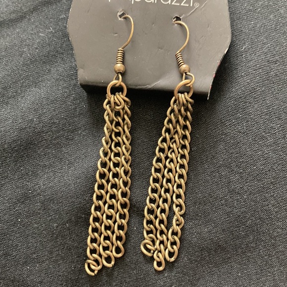 💥sold💥Paparazzi Chain earrings - Picture 3 of 4